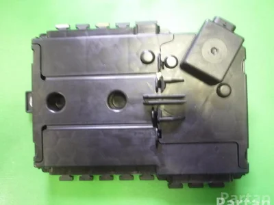 Mercedes-Benz A 205 540 28 50 / A2055402850 C-CLASS (W205) 2016 Boîte à fusibles - Image 1