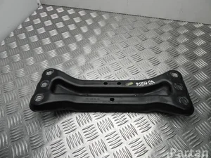 Mercedes-Benz A 204 242 09 01 / A2042420901 C-CLASS (W204) 2010 Support