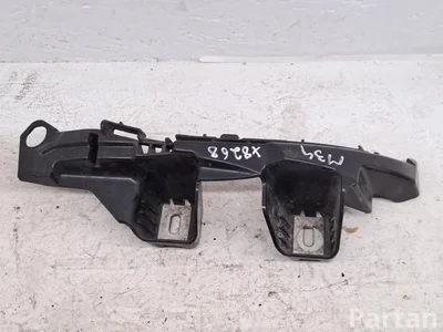 Mercedes-Benz A2058850465 KLASA C (W205) 2016 Wspornik zderzaka - Obraz 1