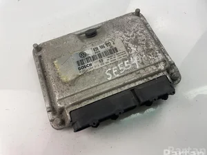Volkswagen 030906032J; 0261204913 / 030906032J, 0261204913 POLO (6N2) 2001 Unidad de control del motor