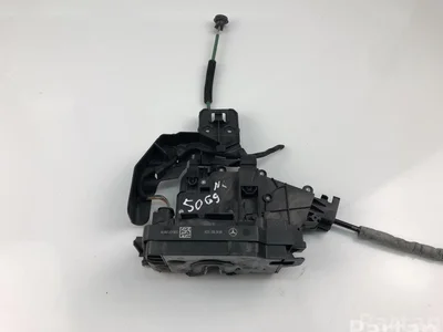 Mercedes-Benz A2220063999 C-CLASS (W205) 2017 Serrure de porte - Image 1