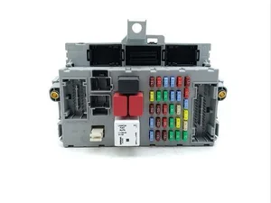 Ferrari 406626, 294553, NPL016.22, 501211380030, PA6-GB20GF10 / 406626, 294553, NPL01622, 501211380030, PA6GB20GF10 California 2015 Saugiklių dėžė