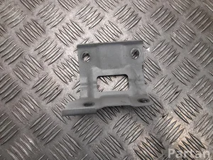 Polestar 4 2025 Motorhalter