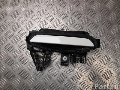 BMW 5 A68 EF8 / 5A68EF8 i4 (G26) 2024 Klamka drzwi z przodu po prawej - Zdjęcie 1