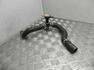 Toyota 1.5 / 15 YARIS (_P13_) 2015 Bride de liquide de refroidissement