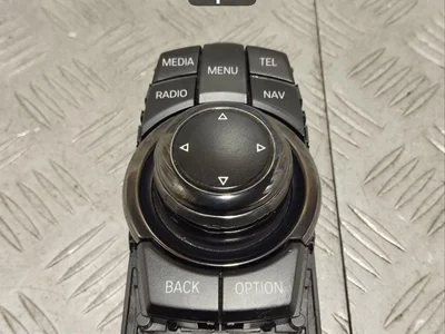 BMW 9286709 6 Gran Coupe (F06) 2014 Interface multimédia avec unité de contrôle - Image 1