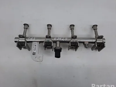 Land Rover H4P39G774BB RANGE ROVER VELAR (L560) 2021 Tube de distribution de carburant - Image 1