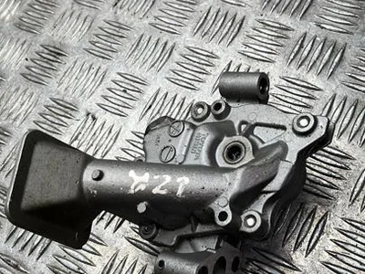 Toyota 151000T010 COROLLA Saloon (_E18_, ZRE17_) 2018 Pompe à huile - Image 1