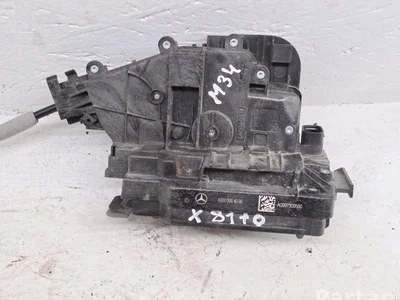 Mercedes-Benz A2220064099 C-CLASS (W205) 2016 Durų užraktas - Nuotrauka 1