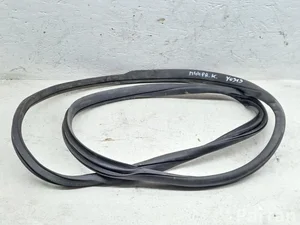 Mercedes-Benz A2056970051 KLASA C (W205) 2015 Uszczelka drzwi z przodu z lewej