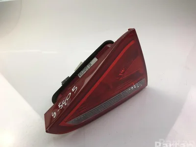 Audi 8T0945093 A5 (8T3) 2010 Feu de freinage - Image 1