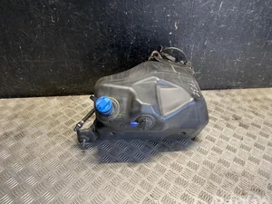 Land Rover HK61-5J228-AE, 0444040015, HK83-5J228-A / HK615J228AE, 0444040015, HK835J228A RANGE ROVER VELAR (L560) 2017 Réservoir Adblue