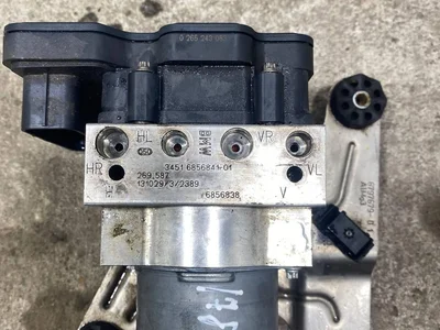 BMW 6865860, 6865862, 6797679, 6856838, 6856841 7 (F01, F02, F03, F04) 2014 Unité de commande hydraulique ABS - Image 1