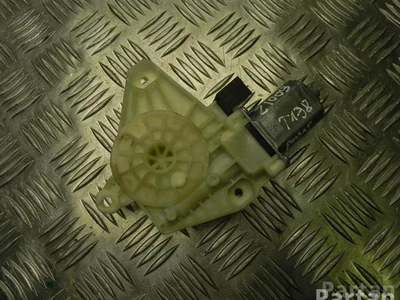 Volkswagen 5Q4 959 801 D / 5Q4959801D PASSAT Variant (3G5) 2016 Moteur de lève-vitre Right Rear - Image 1