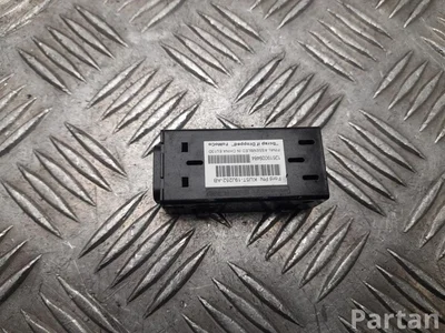 Ford USA KU5T-19J252-AB / KU5T19J252AB EXPLORER (U6_) 2020 Yстройство ввода USB - Изображение 1