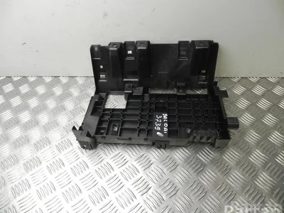 Mercedes-Benz A 231 811 00 14 / A2318110014 SL (R231) 2015 Support pour la garniture - Image 1