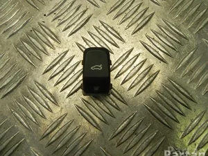 Audi 4H0 959 831 A / 4H0959831A A7 Sportback (4GA, 4GF) 2014 Bouton du coffre à bagages