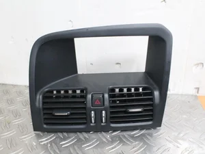 Volvo 1284825 XC60 2011 Kratka wentylacyjna