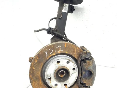 Peugeot Y01132 208 2013 Frein à disque Right Front - Image 1