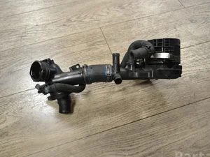 Mercedes-Benz A6512002000, A6512003700 GLK-CLASS (X204) 2019 Boîtier du thermostat