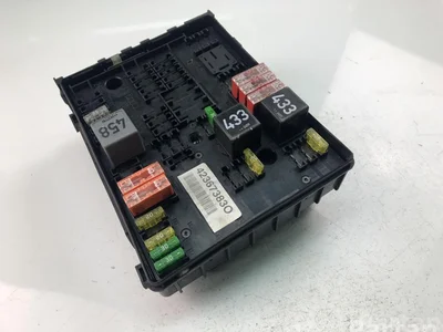 Volkswagen 1K0937125A GOLF V (1K1) 2007 Fuse Box - Image 1