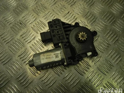 Opel 13132435 ZAFIRA B (A05) 2009 Moteur de lève-vitre Right Front - Image 1