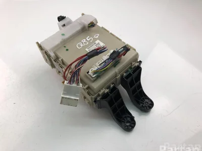 Toyota 82730-05720 / 8273005720 AVENSIS Estate (_T27_) 2011 Boîte à fusibles - Image 1