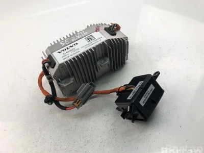 Volvo 31443822 XC90 II 2017 Onduleur avec convertisseur - Image 1