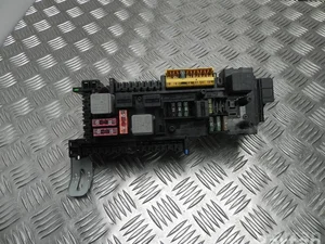 Mercedes-Benz 0-1718781-1 / 017187811 C-CLASS (W204) 2010 Boîte à fusibles