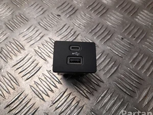 Ford USA ML3T-14F014-AC / ML3T14F014AC Mustang Mach-E 2022 Įvesties įrenginys USB