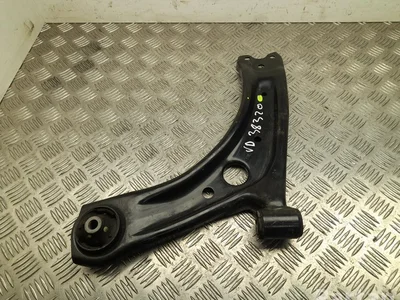 Lexus LBX 2025 Priekinė  apatinė šakė kairė priekis - Nuotrauka 1