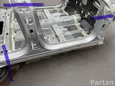 XPeng P7 2025 Четверть машина спереди справа - Изображение 1