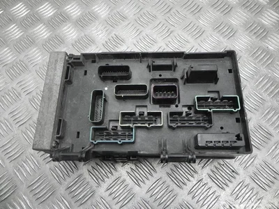 Chrysler P05144509AB VOYAGER IV (RG, RS) 2004 Boîte à fusibles - Image 1