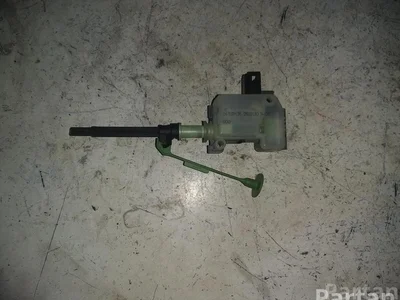 Volvo 861131-36 / 86113136 XC60 2010 Verrouillage du bouchon du réservoir - Image 1