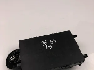 Volvo 32209198 XC90 II 2018 Caja de fusibles