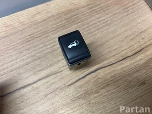 Renault 3JA0B AUSTRAL 2024 Botón del maletero