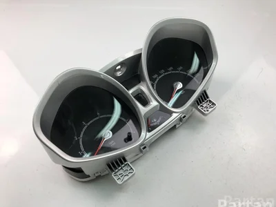 Ford 8A6T-10849-EL / 8A6T10849EL FIESTA VI 2010 Prietaisų skydelis (spidometras) - Nuotrauka 1