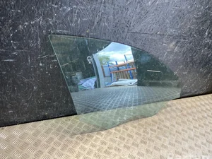 Volvo V90 II 2020 Vitre de porte Right Front