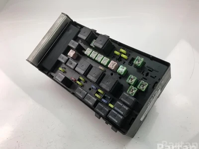 Dodge 05144505AD CARAVAN (RG_) 2006 Boîte à fusibles - Image 1