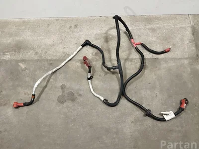 Maserati 813115 LEVANTE 2019 Fils du compartiment moteur - Image 1