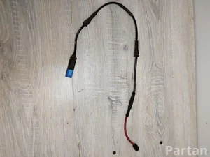 BMW 6891105 1 (F70) 2025 Zapata de freno