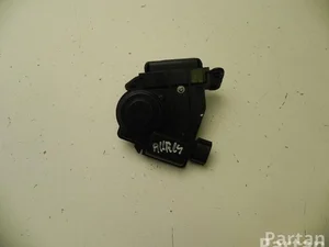 Toyota 11118-12928 / 1111812928 AURIS (_E15_) 2008 Замок крышки багажника