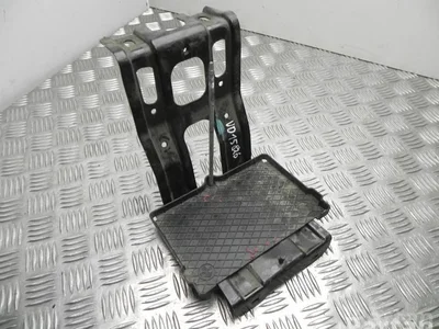 Tesla 1028668-00-C / 102866800C MODEL S 2015 Support pour la garniture - Image 1