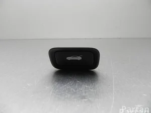 Hyundai 39R590-1100 / 39R5901100 i40 (VF) 2013 Bouton du coffre à bagages