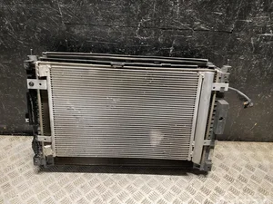 Peugeot 9809141780, 9811069580 3008 SUV 2018 Radiateur Refroidisseur d'air comprimé intermédiaire Ventilateur de radiateur Condenseur