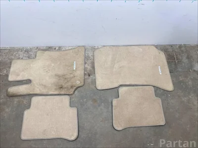 Mercedes-Benz A2126840203, A2126840003, A2126802148 CLS (C218) 2013 Ensemble de tapis de sol - Image 1