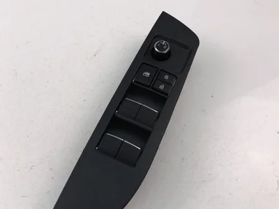 Toyota 84040-02490 / 8404002490 COROLLA ( E210) Sedan 2020 Bouton de lève-vitre - Image 1