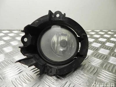 Toyota 81220-0D042, 89210657 / 812200D042, 89210657 AVENSIS Estate (_T27_) 2011 Projecteur antibrouillard - Image 1