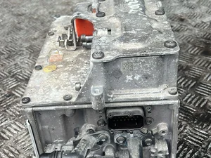 Škoda 5WA907070C Octavia Mk4 2022 Onduleur avec convertisseur