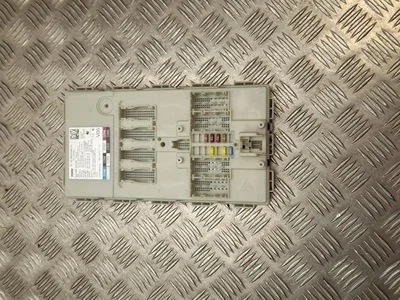 BMW 8800390 5 (G30) 2017 Boîte à fusibles - Image 1